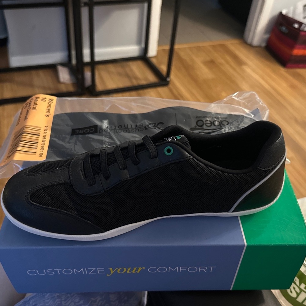 Women’s abeo sneakers size 10 lite NEW Black